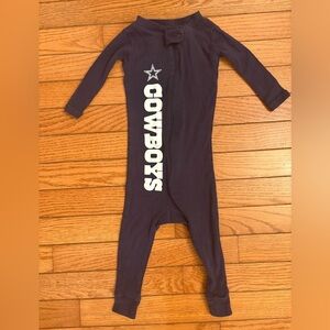 Dallas Cowboys footless sleeper size 12 months